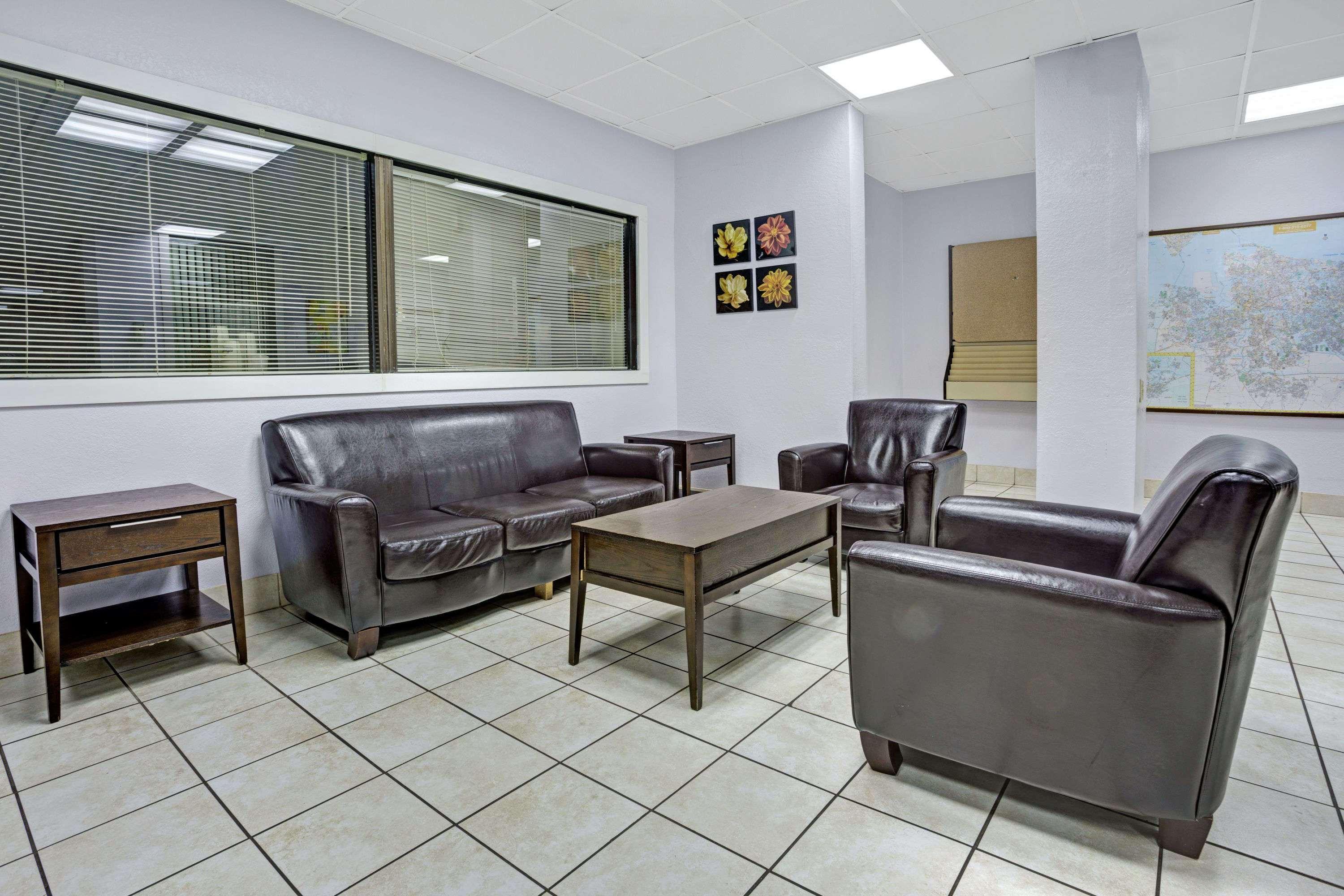 Days Inn By Wyndham Norfolk Military Circle Екстер'єр фото