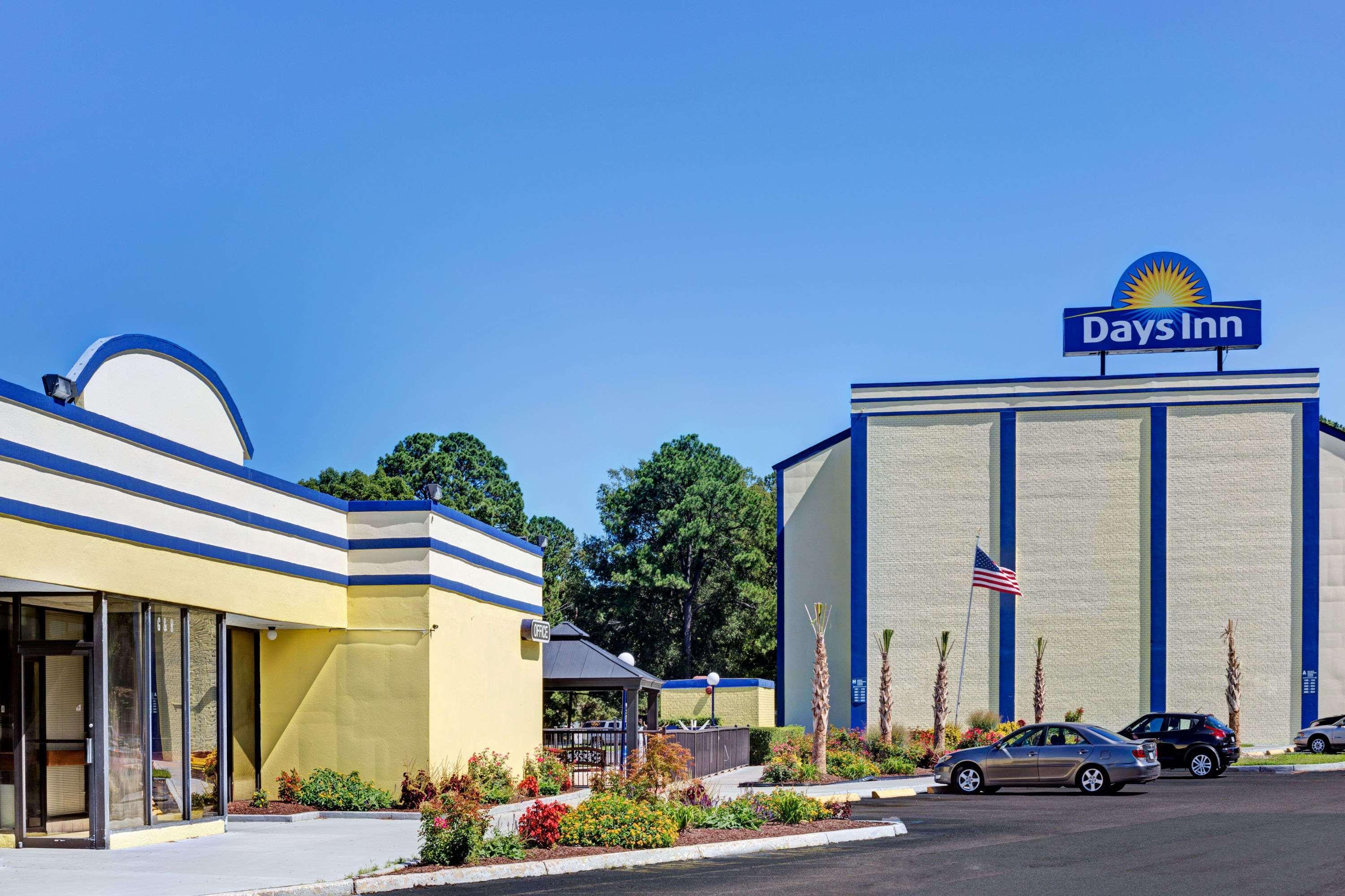 Days Inn By Wyndham Norfolk Military Circle Екстер'єр фото