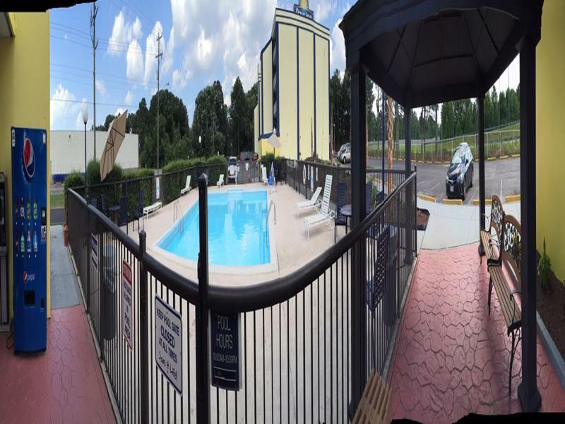 Days Inn By Wyndham Norfolk Military Circle Екстер'єр фото